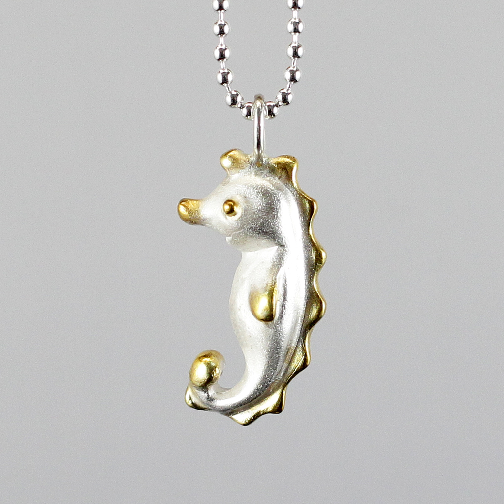 Schmuck von der Bey, kleines Seepferd, 935 Silber, teilvergoldet