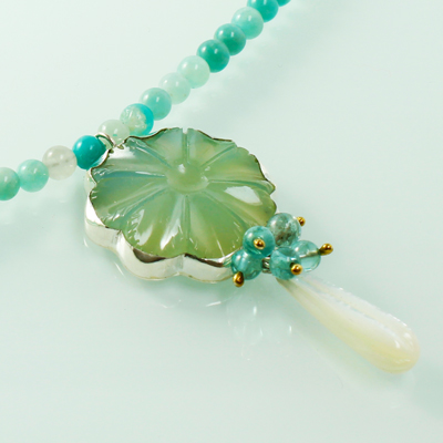 Schmuck von der Bey, Onyxblütenkette, 935 Silber, teilvergoldet, Onyx, Apatit, Amazonit, Perlmutt